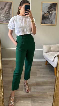 High Waist Outfits, Green Pants Outfit, Casual Oufits, Practice Outfits, Girl Boss Style, Fashion Mistakes, Work Looks