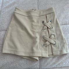 Nwt Forever 21 Beige Shorts For Night Out, Trendy Forever 21 Short Skort, Beige Shorts For Night Out In Summer, Beige Shorts For Night Out In Spring, Skorts, Forever 21, Womens Shorts, Cream, Women Shopping