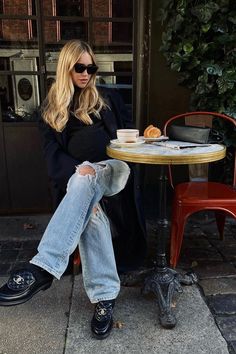 Loafer Outfits, Loafers Trend, Simple Winter Outfits, Straight Leg Jeans Outfits, Ripped Jeans Outfit, It Bag, Outfit Jeans