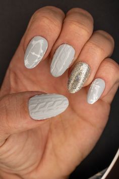 Gray Sweater Snowflake Glitter Press on Nails/christmas Press - Etsy Winter Nails Short, Glitter Press On Nails, Press On Nails Almond, Christmas Press On Nails, Almond Press On Nails, Short Press On Nails, Gel Nail Tips, Nails Winter