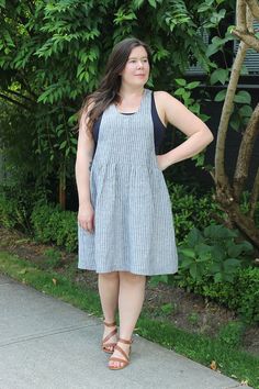 York Pinafore Hack: Gathered Waist – Helen's Closet York Pinafore Helens Closet, Diy Pinafore Dress, York Pinafore, Free Pinafore Pattern, Helens Closet, Pinafore Dress Pattern, Pinafore Pattern, Wardrobe Architect, Girls Dresses Sewing