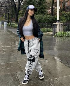 Pakaian Hipster, How To Have Style, 00s Mode, Streetwear Girl, Mia 3, Tomboy Outfits, Tomboy Style Outfits, Streetwear Fashion Women, Baggy Pants