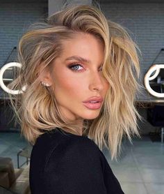 Messy Bob Haircut, Layered Haircuts Shoulder Length, Chin Length Haircuts, Medium Bob Haircut, Messy Bob, Messy Bob Hairstyles, Choppy Bob Haircuts, Blonde Bob Wig, Medium Layered Haircuts