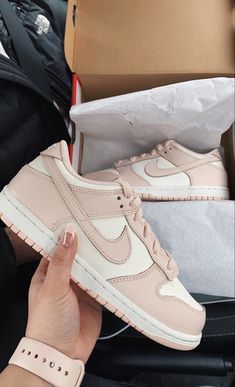 Dunk Low Women, Cute Summer Shoes, Designer Slides, Dr Shoes, Footwear Fashion, Nike Shoes Girls, Preppy Shoes, All Nike Shoes