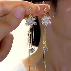 New!! Gold Fashion Earrings. Cz Diamond Snowflakes. Drop Dangle Design. Pictures Don’t Do These Justice!! Tassel Earing, Diy Gold, Sweet Earrings, Snowflake Earrings, Womens Earrings Studs, Earrings Diy, Tassel Drop Earrings, Pretty Jewelry, Gold Sparkle