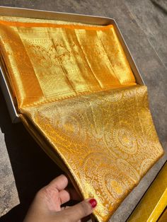 pure kanchipuram silk saree  whatsapp number 7200136209 Vocal For Local, Kanchi Sarees, Kanjivaram Sarees Silk, Model Blouse, South Silk Sarees, New Saree Designs, Reception Look, Latest Model Blouse Designs, Sarees Silk