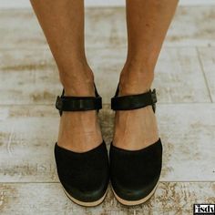 Fisdy - Purely Stylish Flat Sandals New Flat, Summer Flats, Flat Head, Beach Sandals, Comfortable Shoes, Black Shoes, Black And Brown, Womens Sandals, High Heels