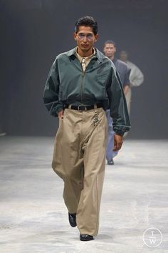 Gen Z Fashion Men, Copenhagen Style Men, Formal Outfits Men, Grandpa Outfit Men, Green Pants Outfit Men, Grandpa Outfit, Business Casual Outfits Winter, Formal Streetwear, Willy Chavarria