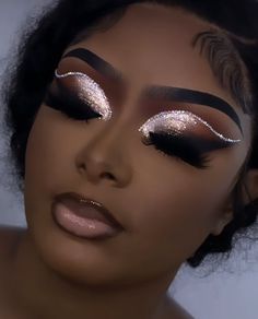 Birthday Makeup Black Women, Makeup Ideas Dark Skin, Birthday Makeup For Black Women, Gold Makeup Looks, Prom Makeup Looks, Cute Eye Makeup