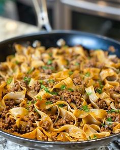 My hubby always tells me to not order Chinese and make this dish for him instead Chinese Macaroni Beef, Quick Meals Ground Beef, Chinese Recipes For Dinner, Yummy Meals Dinner Families, Beef Dinner Meals, Ground Beef Dump Meals, Chinese Food Dinner Ideas, Mince Ideas For Dinner, Chinese Hamburger Recipes