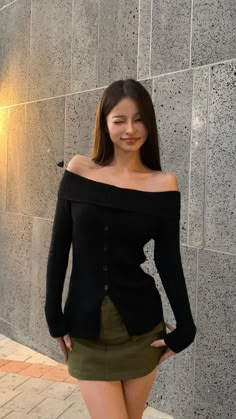 Korea Fashion Casual, Rare Outfits, Ulzzang Outfit, Alpha Woman, Fits Ideas, Downtown Outfits, Ideas De Outfits, Vacay Outfits, Effortlessly Chic Outfits