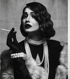 Old Glam Photoshoot, 1920 Photoshoot Ideas, All Black Photo Shoot Ideas, 20s Photoshoot Ideas, Vintage Glam Photoshoot Black Women, Noir Aesthetic Women, Great Gatsby Photoshoot Ideas, Black Themed Photoshoot