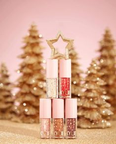 Holiday Skin, Lip Plumpers, Christmas Marketing, Kylie Cosmetic, Beauty Brushes, Cosmetics Photography