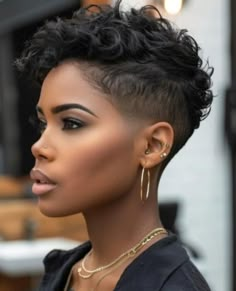 Short Pixie Hair, Brand Nubian, Hair 2025, Queens Crown, Shaved Hairstyles, Growing Out Hair, 2024 Hairstyles, Shaved Side, New Hair Look