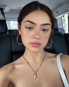 Makeup Look No Lashes, Everyday Light Makeup, Maquillaje Glowy, Makeup No Makeup Look, Youthful Makeup, Teen Makeup, No Make Up Make Up Look, Soft Make-up, Membentuk Alis