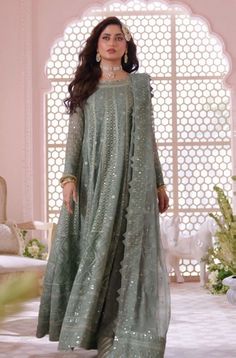 Crochet Cable Knit, Pakistani Party Wear Dresses, Desi Dress, Asian Bridal Dresses, Crochet Cable, Bridal Dress Fashion, Bollywood Style, Sweater Crochet