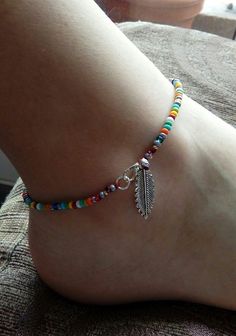 Beaded Ankle Bracelets Ideas, Handmade Anklets Ideas, How To Make Anklets With Beads, Cute Anklets Diy, Anklet Designs Beads, Bead Anklet Ideas, Beads Anklets Ideas, Beaded Anklets Diy, Diy Ankle Bracelets