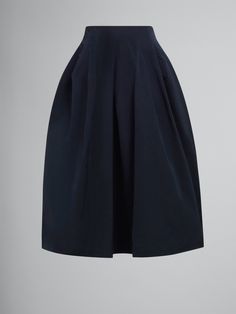 A-line skirt crafted from shimmery taffeta, styled with vertical seams that fall to pleats on the front. High-waisted fit with rear zip closure. No pockets. Tailored Skirt, Taffeta Skirt, Street Look, Black Skirt, A Line Skirt, A Line Skirts, Pleated Skirt, High Waisted Skirt, Work Wear