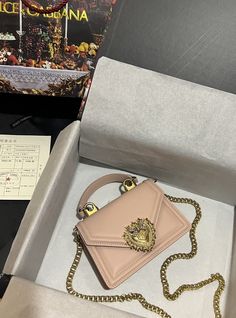 DG Small Devotion Bag In Plain Pale Pink For Women 7.5in/19cm DG BB6711AV89380412 Louis Vuitton Shirt, Wholesale Suppliers, Evening Clutch Bag, Girls Bags, Tote Backpack, Fashion Handbags, Satchel Bags, Pale Pink, Crossbody Shoulder Bag