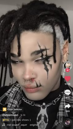 Mens Alt Makeup, Emo Makeup Looks Men, Emo Makeup For Guys, Punk Makeup Looks Men, Punk Eyeliner Men, Eyeliner Inspo Alt, Masc Alt Makeup