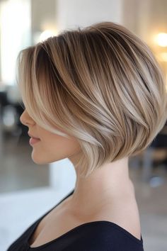 #shorthair #hairtrends #hairinspo #hairgoals #shorthairdontcare #trendyhair #haircutideas #shorthairlove #hairfashion #shorthaircut #hairtutorials #hairtransformation #shorthairstyle #hairinspiration #haircuttrends Helen Mirren Hair, Blonde Highlights Short Hair, Labradoodle Art, Modern Bob Hairstyles, Latest Bob Hairstyles, Short Trendy Haircuts, Hairstyles For Thick Hair, Best Short Hairstyles, Bob Hairstyles For Thick