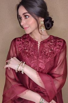 Farida Hasan, Net Shirt, Pakistani Formal Dresses, Nikkah Dress, Pants Model, Pakistani Fashion Casual, Moroccan Fashion, Pakistani Dresses Casual, Dress Neck Designs