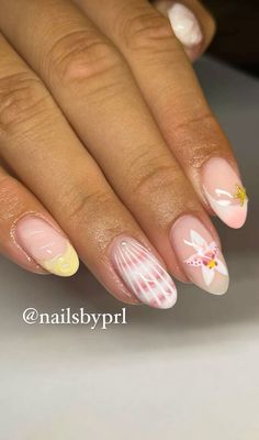 cute nails, nail ideas, summer nails Hawaii Themed Nails, Summer Nail Inspo 2024, Short Nail Designs Summer, Summer Flower Nails, Cute Short Nail Designs, Nail Ideas Summer, Ideas Summer Nails, Themed Nails, August Nails