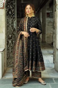 Shop for Safaa Black Vegan Silk The Makhmoor Anarkali Set for Women Online at Aza Fashions Beautiful Gown Designs, Dress Designs For Girls, Kameez Designs, Long Kurti Designs, Pakistani Dresses Casual, Clothes Girl, Fancy Dresses Long, Dress Design Patterns