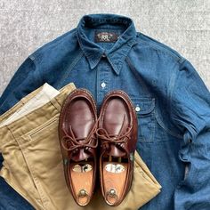 Guy Fashion, New Money, Ivy Style, Casual Menswear, Classic Clothing, Brown Loafers, Outfit Grid, Ralph Lauren Style, Mens Fashion Casual Outfits