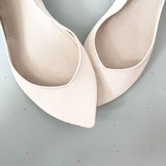 "Wedding Ballet Flats Shoes in White leather and satin ribbon, these pointy toe bridal flats are so elegant, minimal chic + super comfortable! ► Made to order ballet flats, I will be delighted to personally handcraft a pair especially for you! ► Upper in buttery soft Cold Marble White Italian leather (it isn't ivory white) ► See them in Rose Gold! https://www.etsy.com/listing/564110408/rose-gold-wedding-shoes-rose-gold-bridal ► Available in many wonderful colors, see them all here : https://www. Bride Ballet Flats, Ballet Flats With Ribbon, Bridal Flat Shoes, Gray Leather Shoes, Wedding Ballet Flats, Gold Wedding Shoes, Bridal Flats, White Wedding Shoes, Rose Gold Bridal