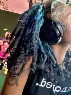 Blue Locs Black Women, Locs With Highlights, Dyed Locs Ideas, Loc Colors