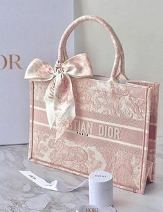 Nice Purses, Dior Aesthetic, Dior Girl, Luxury Bags Collection, Aesthetic Bags, Christian Dior Fashion, Girly Bags, Dior Fashion, Luxury Purses