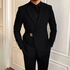 Mens Suits For Graduation, Mens Suits For Wedding Groom Attire, Interesting Suits, Ceo Suit, Elegant Suits Men, Elegant Menswear, Suits For Prom, Formal Suits Men, Dapper Gentleman Style