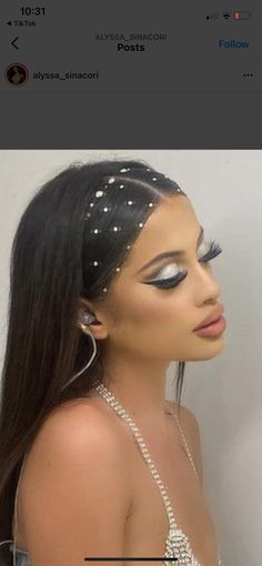 Rhinestone Hairstyle Euphoria, Bedazzle Hairstyle, Straight Hair With Rhinestones, Hairstyle With Gems In Hair, Euphoria Party Hairstyles, Hairstyles Euphoria Party, Hair Gem Hairstyles, Prom Rhinestone Hair, Slicked Hair With Gems