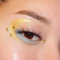 Crescent Moon Makeup, Gold Star Eye Makeup, Under The Stars Makeup, Artemis Makeup, Sun Makeup, Vampire Bride, Gold Makeup Looks, Swag Makeup