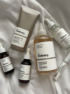 Skincare Night Routine, Skincare Bathroom, Night Routine Skincare, Bathroom Skincare, The Ordinary Skincare Guide, Ordinary Skincare Routine, Layer Skincare, Become A Content Creator, Guys Grooming