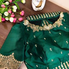 🪷🪷 Beautiful semi kataan silk saree paired up with pretty Maggam work blouse. Blouse sizes can be customized. Aji price : 6200+₹ Multiple pieces available 🪷🪷 Plain Blouse Designs, Elite Fashion, Maggam Work Blouses, Plain Blouse, Maggam Work, Embroidery Blouse Designs, Blouse Work Designs, Embroidery Blouse