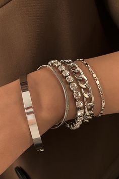 Name: Bracelet Color: Gold, Silver Process: Electroplating Material: Rhinestone + Claw Chain + Copper + Iron + Handmade Chain Weight: 33g Bracelet Set Silver, Gold Bracelet Set, Bracelets Design, Hair Accessories Gift, Simple Bracelets, Hand Jewelry, Rhinestone Bracelet, Retro Stil