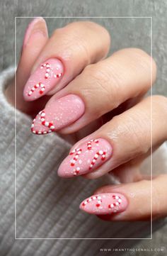 Nail Art Noel, Candy Cane Nails, Cute Simple Nails, Cute Christmas Nails, Christmas Nails Easy, Christmas Gel Nails, Summery Nails, Seasonal Nails, Nails For Kids