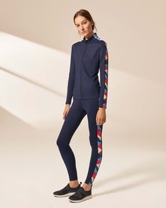 Tory Burch on Nostalgia, “Chic” Workout Clothes, and Her Favorite Tory Sport Pieces Fashion For Petite Women, Country Fashion Women, Fall Lookbook, Womens Fashion Casual Winter, Workout Style, Running Gear, Women Sports, Women's Sports, Sports Apparel