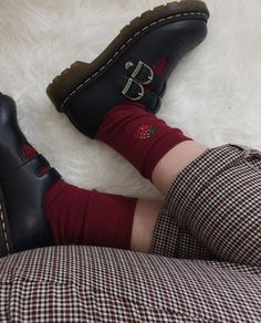 Shoe Inspo, Looks Black, Crimson Red, Black Mamba, Dream Shoes, Grunge Outfits, Dr. Martens