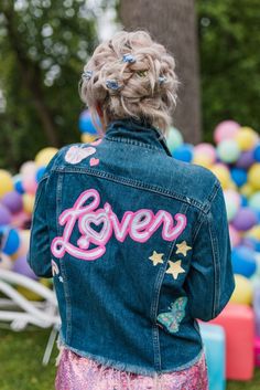 Taylor Swift Jean Jacket, Lover Jacket, Jean Jacket Diy, Swift Taylor, Taylor Outfits, Taylor Swift Party, Taylor Swift Birthday, Taylor Swift Tour Outfits