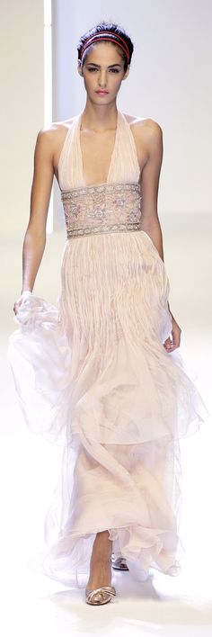 Valentino spring Dreamy Fashion, Valentino Ready To Wear, 2007 Runway, Ladies Choice, Baby Welcome, Fashion Knitting, Glamorous Fashion, Valentino Haute Couture