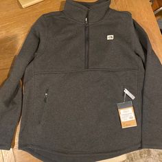 Nwt Northface Half Zip Sweatshirt. Charcoal Grey Size Xl Gray Fleece Outdoor Tops, The North Face Fleece Tops For Outdoor, Casual The North Face Tops For Outdoor, Casual Outdoor Tops By The North Face, The North Face Fleece Crew Neck Sweatshirt, Gray Tops For Outdoor Fall Activities, The North Face Crew Neck Sweatshirt For Fall, The North Face Fall Crew Neck Sweatshirt, The North Face Long Sleeve Sweatshirt For Fall