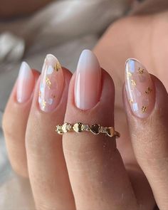 Nail designer de sucesso/ inspire mulheres / unhas de sucesso Short Almond Shaped Nails, Nails Yellow, Easy Nails, Nails Desing, Nailed It, Classy Nails, Fancy Nails