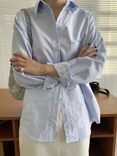 Camisa De Rayas Verticales Con Hombros Caídos Azul y blanco Casual  manga larga Tela A rayas Camisa No-Elástico  Women Clothing, size features are:Bust: ,Length: ,Sleeve Length: White Striped Shirt Outfit, Blue Striped Shirt Outfit, Outfits With Striped Shirts, Pink Striped Shirt, Blue And White Striped Shirt, Drop Shoulder Shirt, Striped Shirt Women, Blue And White Shirt, Patches Shirt