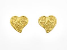 "Original Portuguese Heart Cufflinks 1,8 cm, Fashion Folk - Traditional Filigree Jewelry from Viana, Portugal - Brand-new (Unused). Very elegant and exclusive cufflinks, handmade by experienced Artisans and manufactured in 925 Sterling Silver with 24k Gold Bath. Item specifics: Model: Heart CUFFLINKS Reference: JM-BP017 Material: 925 Sterling Silver Height: aprox. 1,8 cm Width: aprox. 1,9 cm Weight: aprox. 5,8 grams Finishing: w/ 24k Gold Bath Condition: Brand-new (Unused) Original Portuguese Tr Heart-shaped Clip-on Jewelry For Formal Occasions, Formal Heart-shaped Clip-on Jewelry, Formal Heart Shaped Clip-on Jewelry, Formal Heart-shaped Clip-on Earrings, Heart-shaped Clip-on Jewelry For Anniversary, Clip-on Heart Earrings For Valentine's Day, Gold Bath, Filigree Jewelry, Cufflinks Wedding