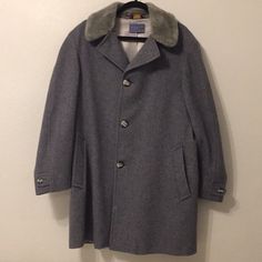 Vintage Pendleton Coat Size 40 In Great Condition Inside Liner Has A Few Spots But Nothing Very Noticeable Best Fits Large Pendleton Coat, Pendleton Jacket, Coats Vintage, Pendleton Wool, Wool Coat, Mens Jackets, Jackets & Coats, Man Shop, Wool