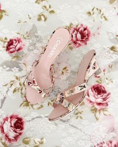 #Fashion  
#FashionStyle  
#Fashionista  
#FashionDesign  
#FashionTrends  
#FashionAddict  
#FashionBlogger  
#FashionInspo  
#FashionPhotography  
#FashionIllustration Dream Heels, Luxury Sustainable, Pretty Heels, Custom Shoes Diy, Platform Shoes Heels, Clothing Finds, Cute Shoes Heels, Rich Girl Aesthetic, Beautiful Dining Rooms