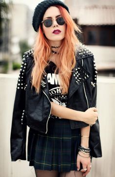 80s Punk Women, Emo Mode, Emo Style Outfits, Outfits Punk, Health Photography, Luanna Perez, Mode Rock, Mode Pop, Coffee Stations